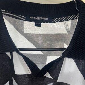 Karl Lagerfeld Monochrome Graphic Polo
New with tags but damage on back!!!
